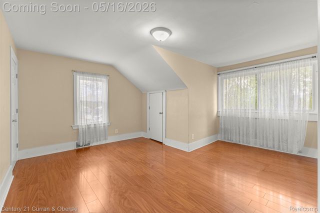 21725 Nowlin Street, Dearborn, MI 48124