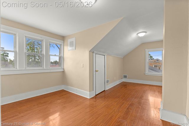 21725 Nowlin Street, Dearborn, MI 48124