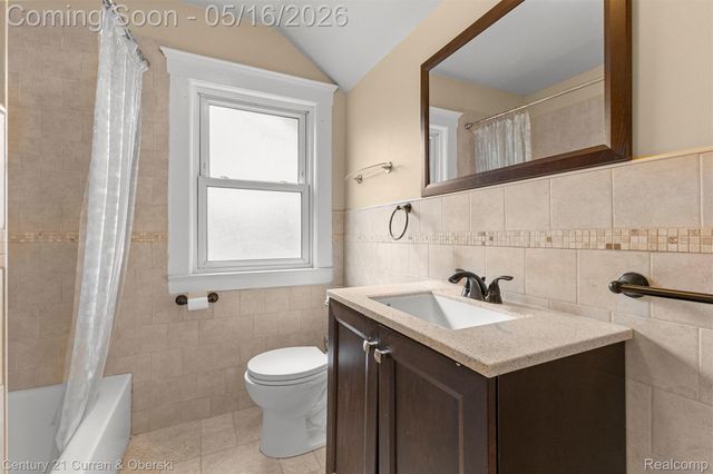 21725 Nowlin Street, Dearborn, MI 48124