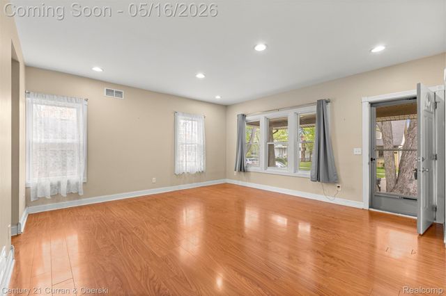 21725 Nowlin Street, Dearborn, MI 48124