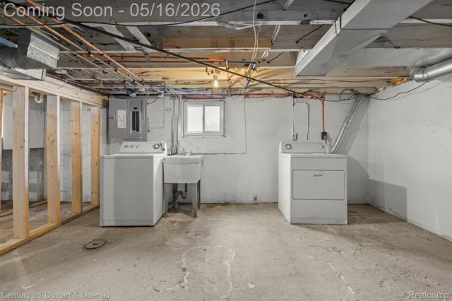 21725 Nowlin Street, Dearborn, MI 48124