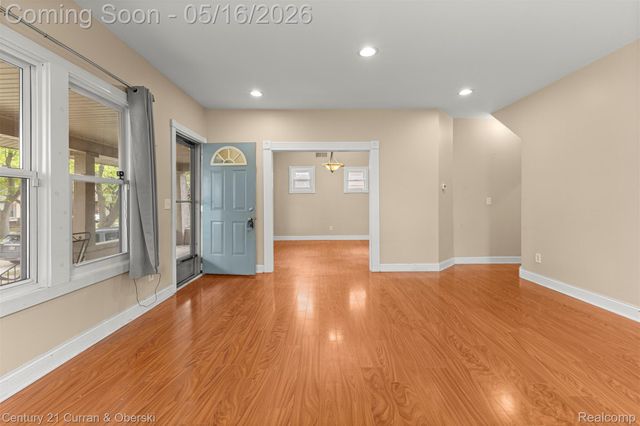 21725 Nowlin Street, Dearborn, MI 48124