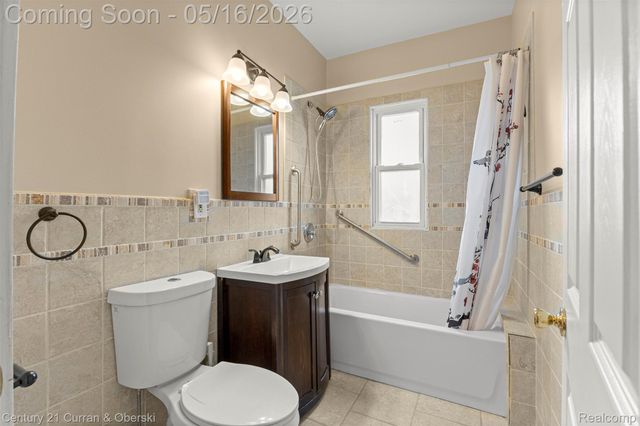 21725 Nowlin Street, Dearborn, MI 48124