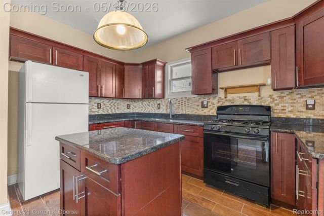 21725 Nowlin Street, Dearborn, MI 48124