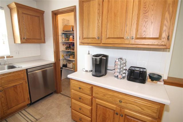 5133 Woodland Drive, Shawnee, KS 66218