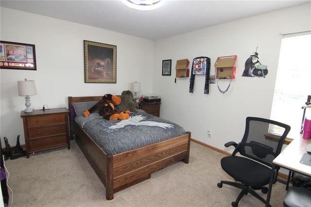 5133 Woodland Drive, Shawnee, KS 66218