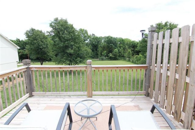 5133 Woodland Drive, Shawnee, KS 66218