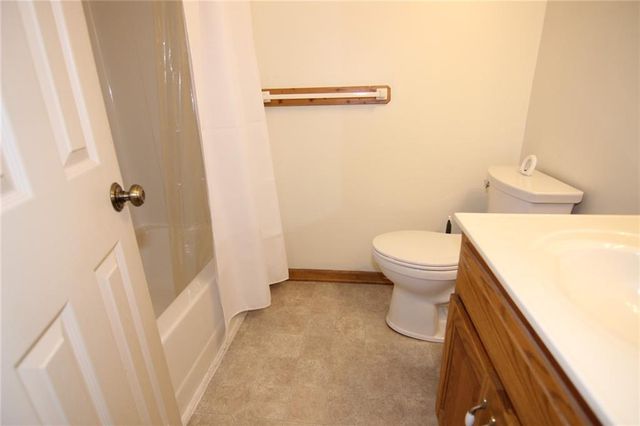 5133 Woodland Drive, Shawnee, KS 66218