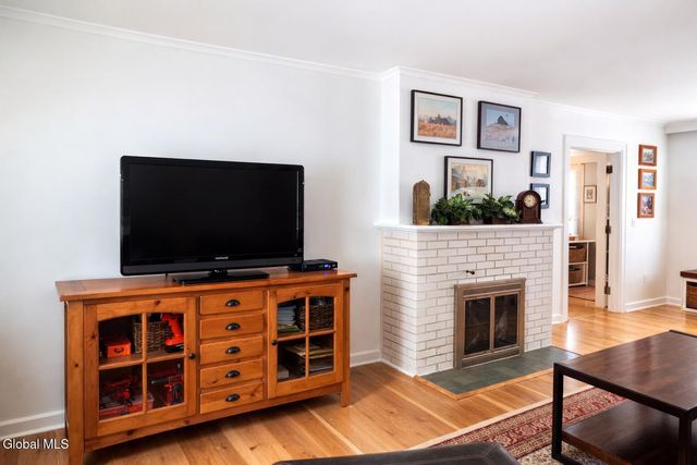 107 Oakland Avenue, Gloversville, NY 12078