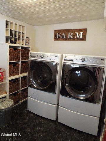 107 Oakland Avenue, Gloversville, NY 12078