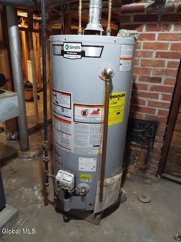 107 Oakland Avenue, Gloversville, NY 12078