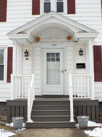 107 Oakland Avenue, Gloversville, NY 12078
