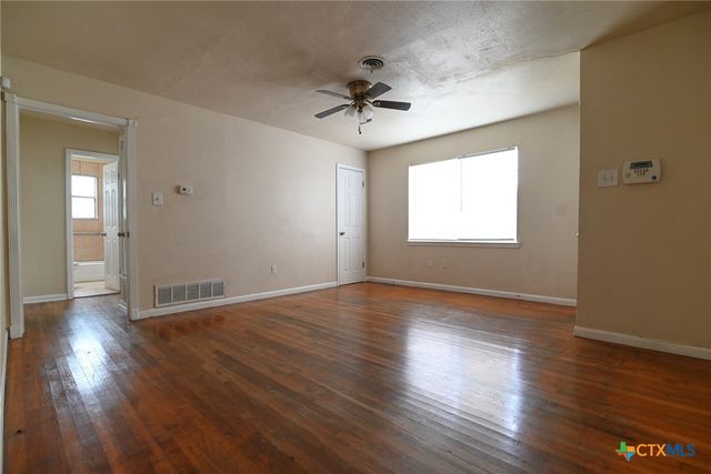 707 S 5th Street, Copperas Cove, TX 76522
