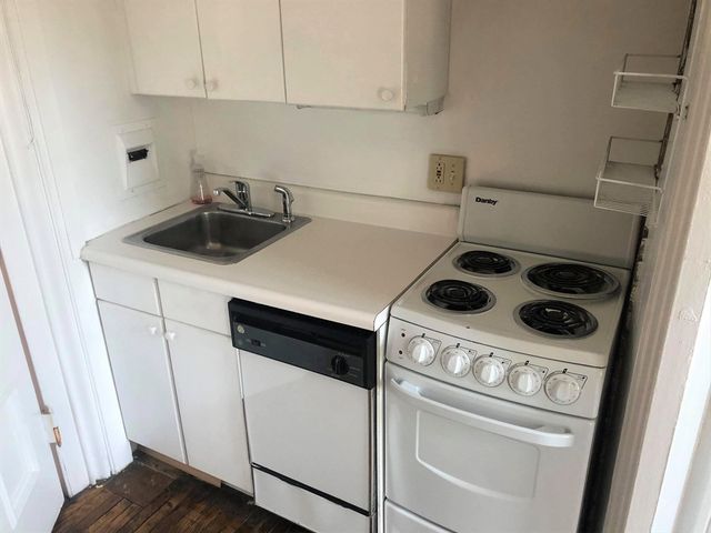 84 Charles 2, Boston, MA 02114