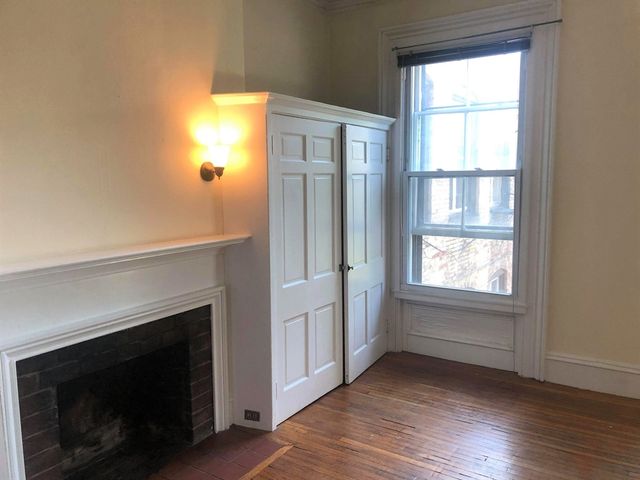 84 Charles 2, Boston, MA 02114