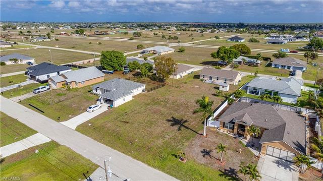2113 NE 15th TER, Cape Coral, FL 33909