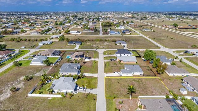 2113 NE 15th TER, Cape Coral, FL 33909
