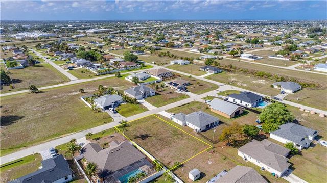 2113 NE 15th TER, Cape Coral, FL 33909