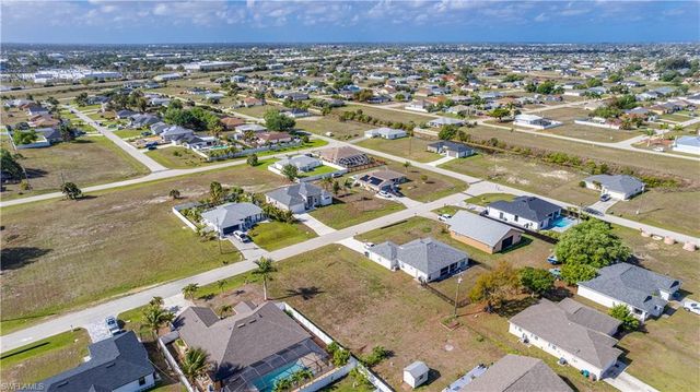 2113 NE 15th TER, Cape Coral, FL 33909