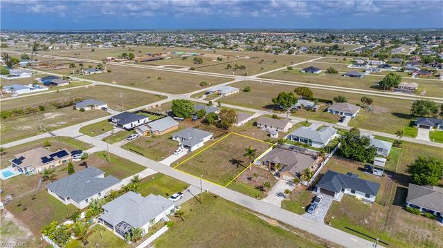 2113 NE 15th TER, Cape Coral, FL 33909