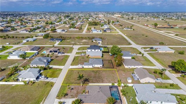 2113 NE 15th TER, Cape Coral, FL 33909