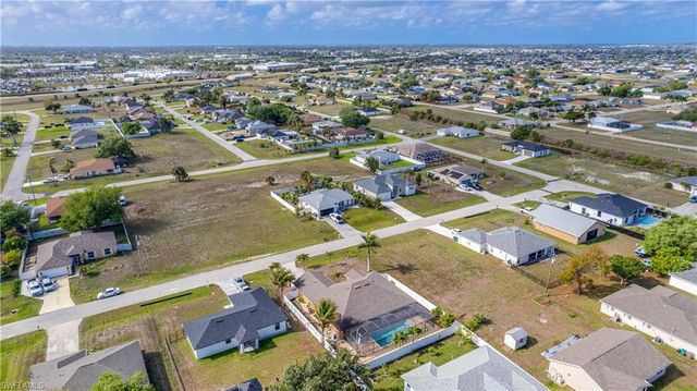 2113 NE 15th TER, Cape Coral, FL 33909