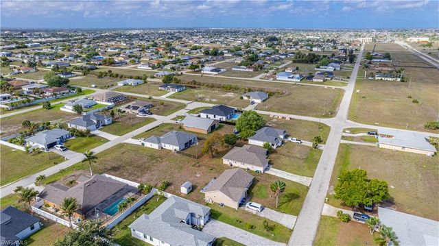 2113 NE 15th TER, Cape Coral, FL 33909