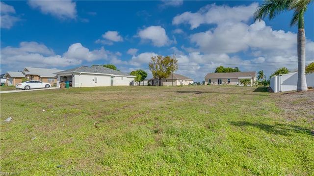 2113 NE 15th TER, Cape Coral, FL 33909