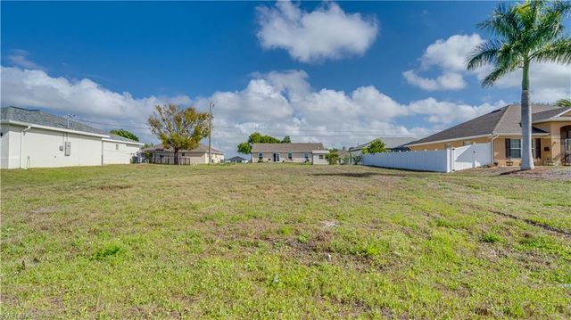 2113 NE 15th TER, Cape Coral, FL 33909