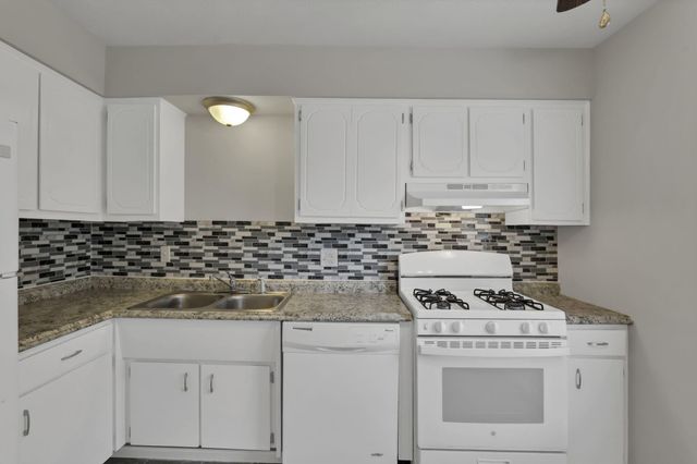 5862 Hallridge Circle, Columbus, OH 43232