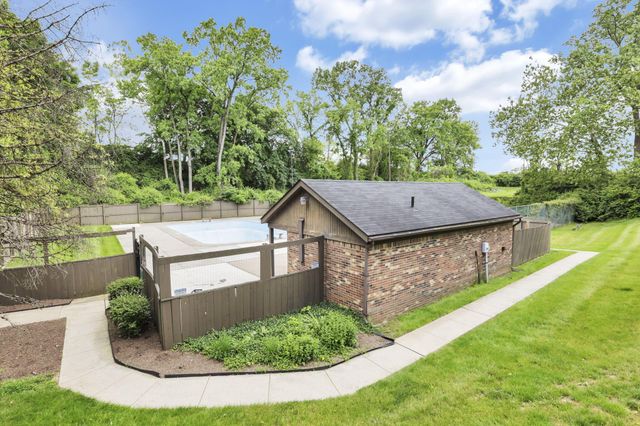 5862 Hallridge Circle, Columbus, OH 43232
