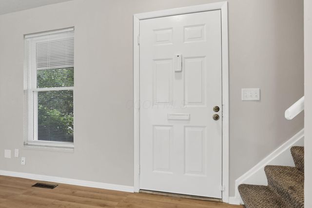 5862 Hallridge Circle, Columbus, OH 43232