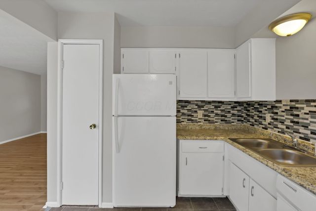 5862 Hallridge Circle, Columbus, OH 43232