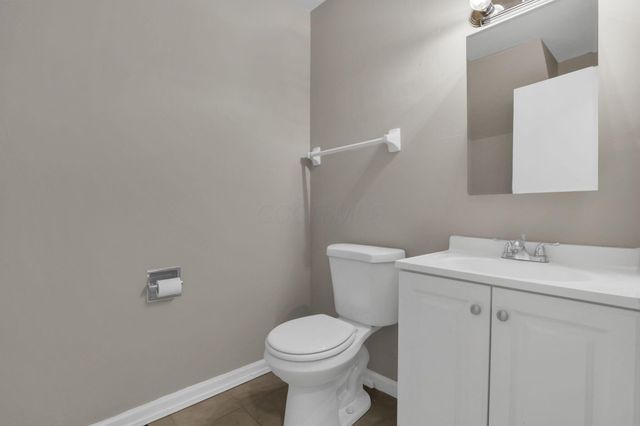 5862 Hallridge Circle, Columbus, OH 43232