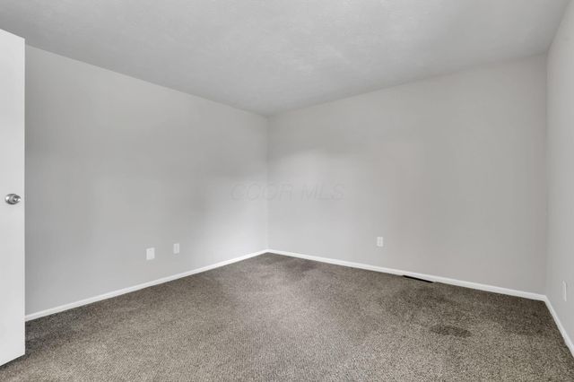 5862 Hallridge Circle, Columbus, OH 43232