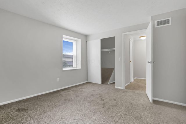 5862 Hallridge Circle, Columbus, OH 43232