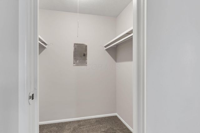 5862 Hallridge Circle, Columbus, OH 43232