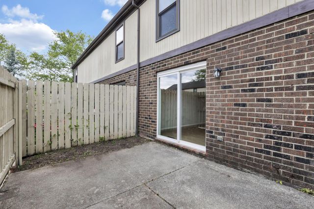 5862 Hallridge Circle, Columbus, OH 43232