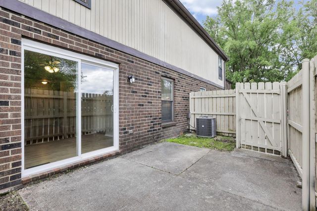 5862 Hallridge Circle, Columbus, OH 43232