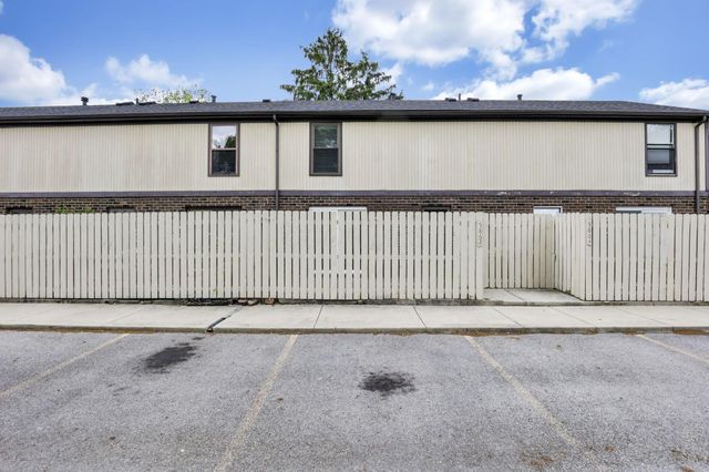 5862 Hallridge Circle, Columbus, OH 43232