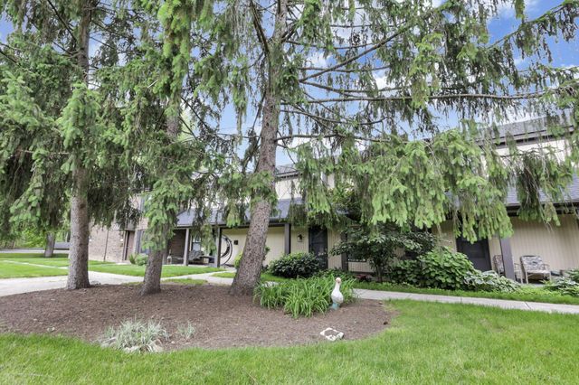 5862 Hallridge Circle, Columbus, OH 43232