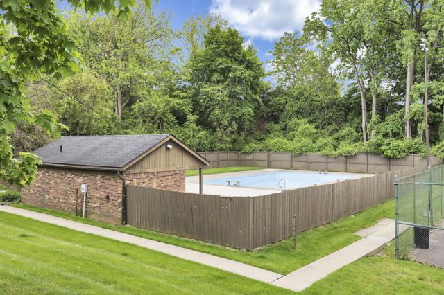 5862 Hallridge Circle, Columbus, OH 43232