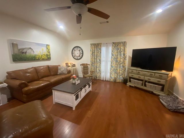 11258 Maple Grove Lane, Trumann, AR 72472