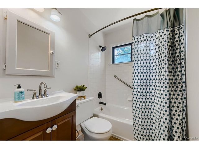 3275 S Fox St, Englewood, CO 80110
