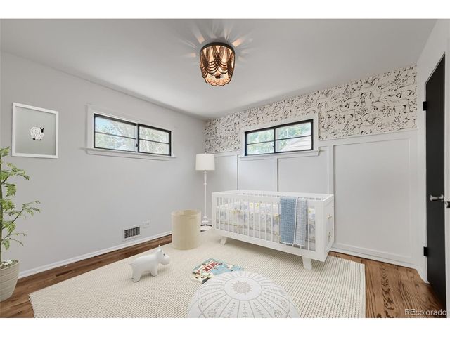 3275 S Fox St, Englewood, CO 80110