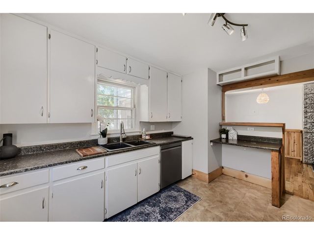3275 S Fox St, Englewood, CO 80110