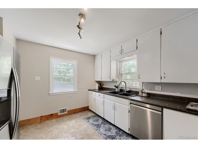 3275 S Fox St, Englewood, CO 80110