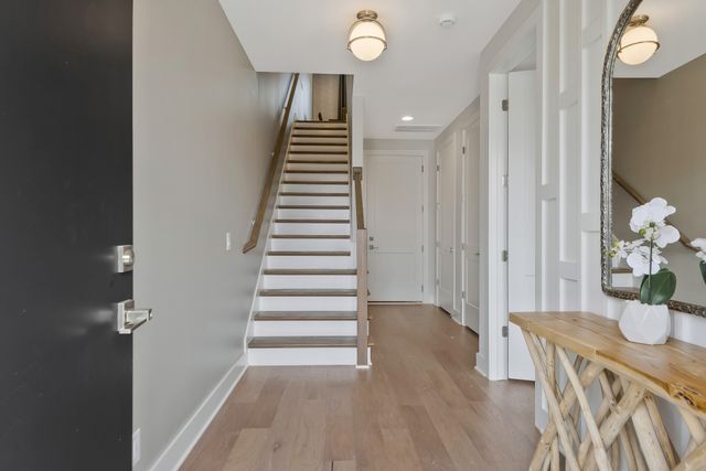 2176 Carson St Apt 3, Nashville, TN 37211