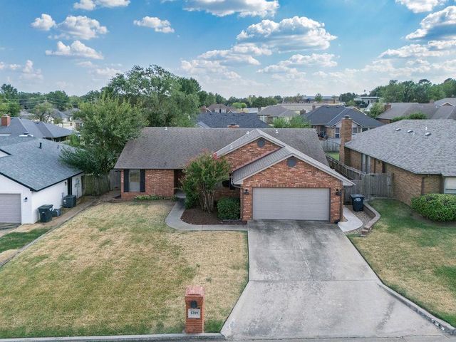 1209 Castle Creek Street, Shawnee, OK 74804
