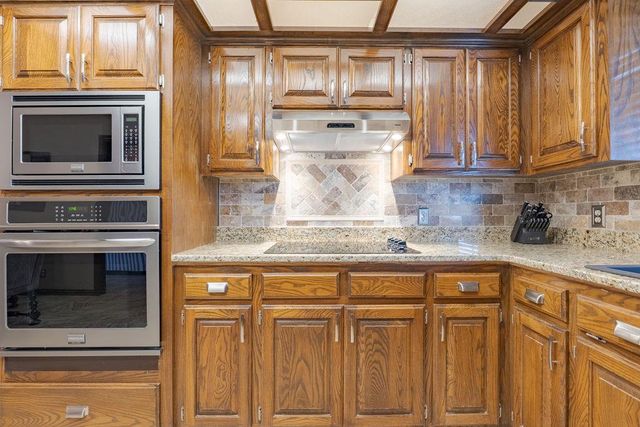 1209 Castle Creek Street, Shawnee, OK 74804